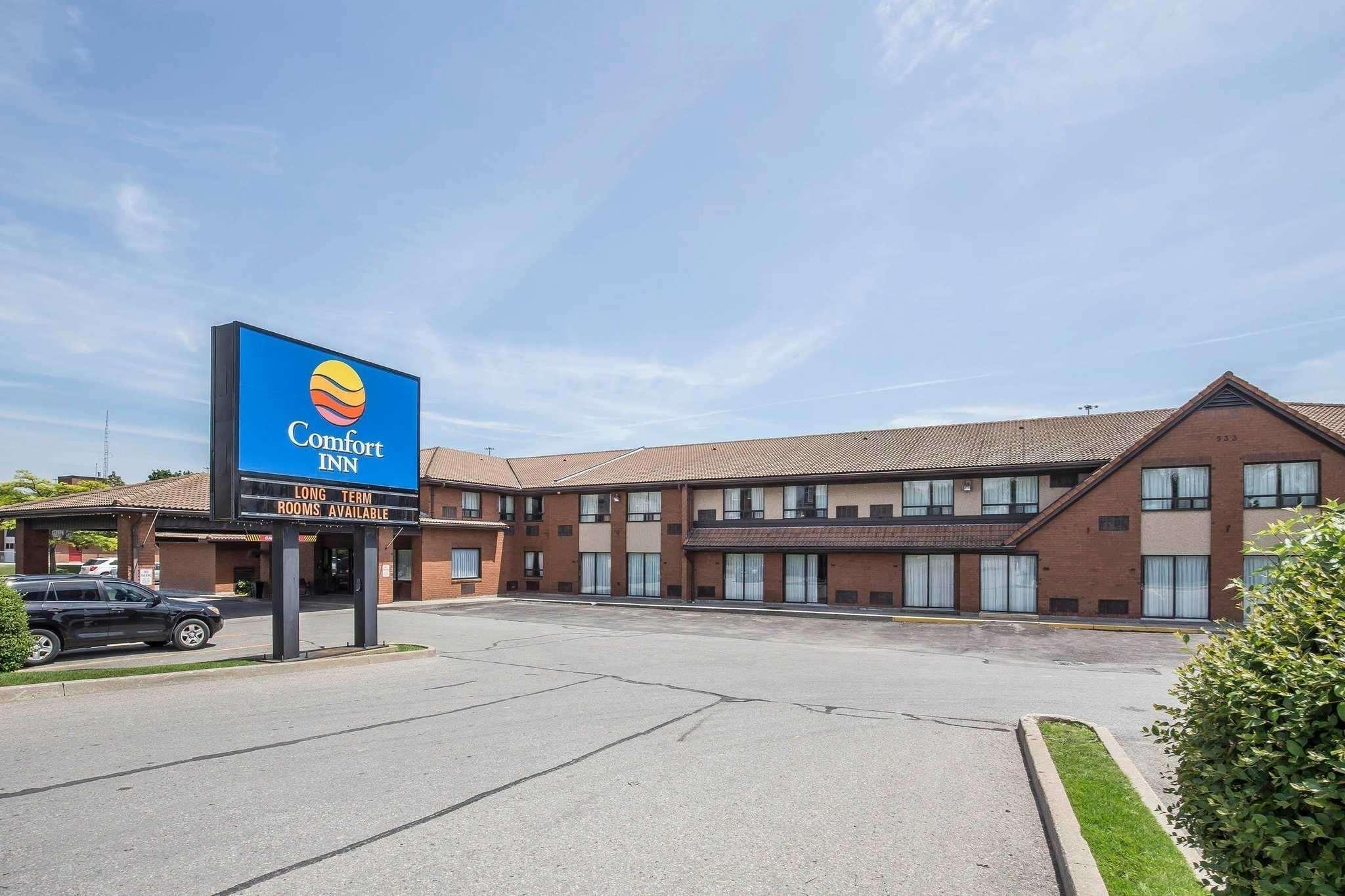 Comfort Inn Pickering Exterior photo